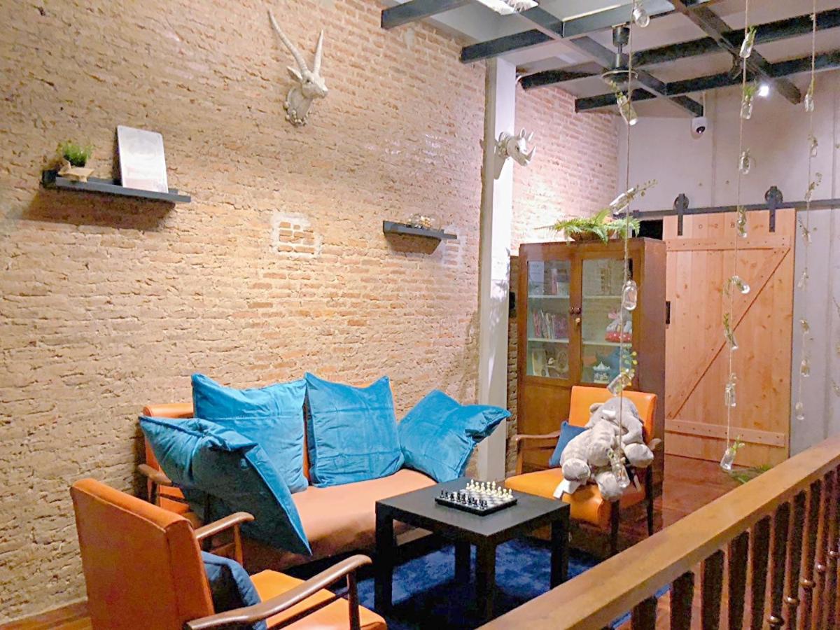 Meemaw'S House Hostel بانكوك المظهر الخارجي الصورة