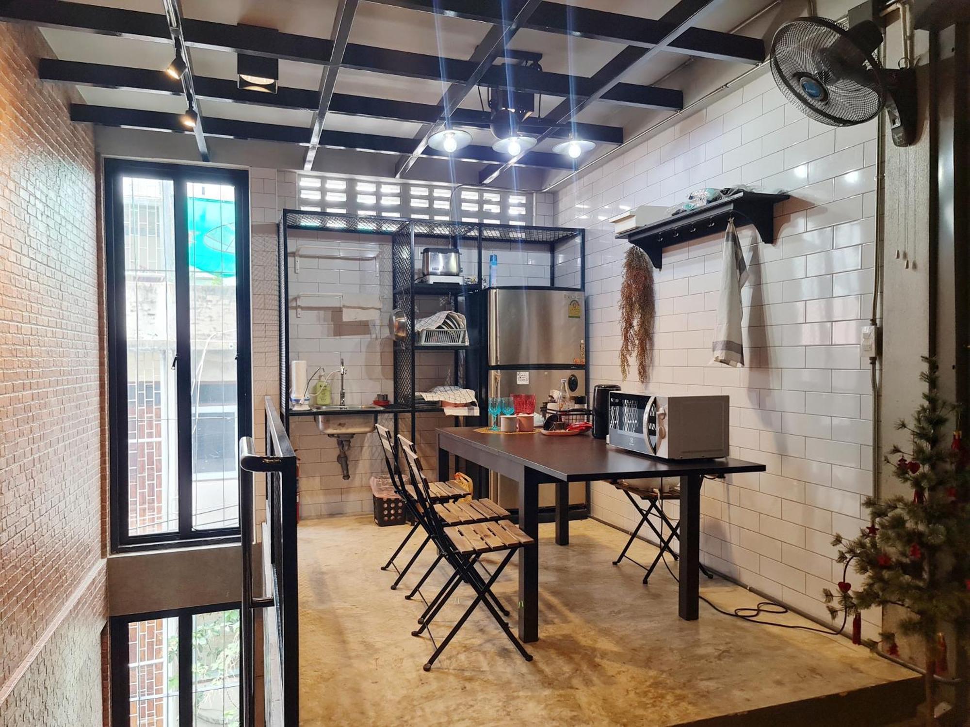 Meemaw'S House Hostel بانكوك الغرفة الصورة